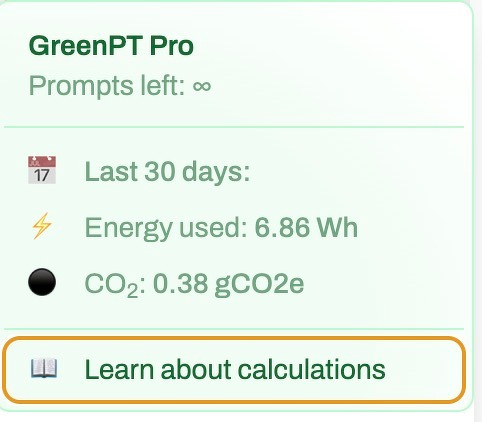 Een groen en wit kader toont energie- en CO2-gegevens en een knop voor meer informatie over berekeningen in een digitale omgeving gericht op energiebewustzijn.